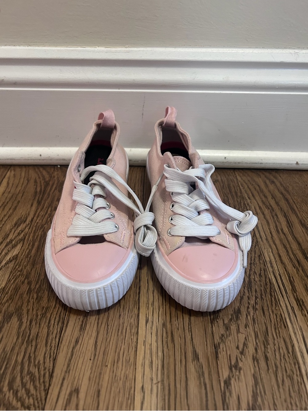 Levi's Girls Sz 13 Light Pink Canvas Low Top Lace Up Sneakers Activewear